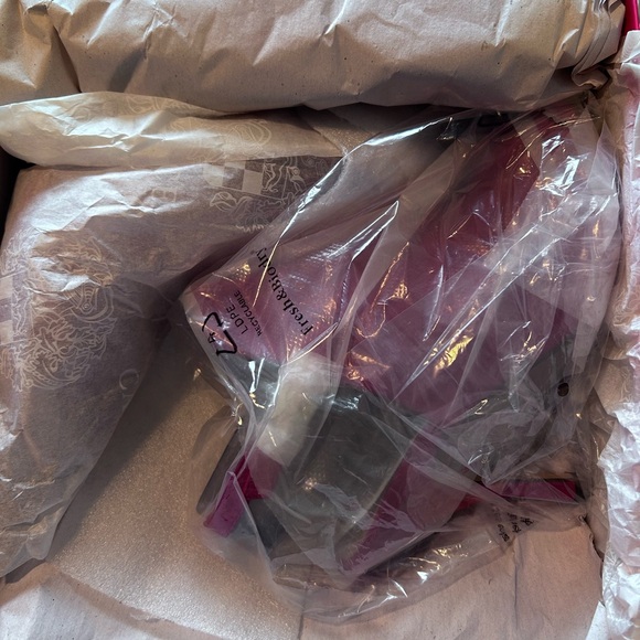 VINCE CAMUTO • Red Suede Heel Bootie • 7M • - Picture 11 of 11